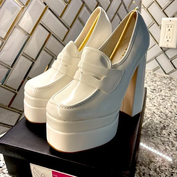 White Platform High Heel Loafers 🤍 - Picture 2 of 7